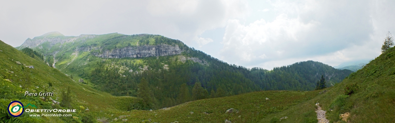 07 Panoramiva dall'Alpe Terzera con cresta di salita.jpg